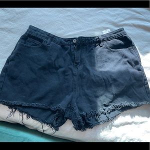 Black denim shorts! Size 2X!